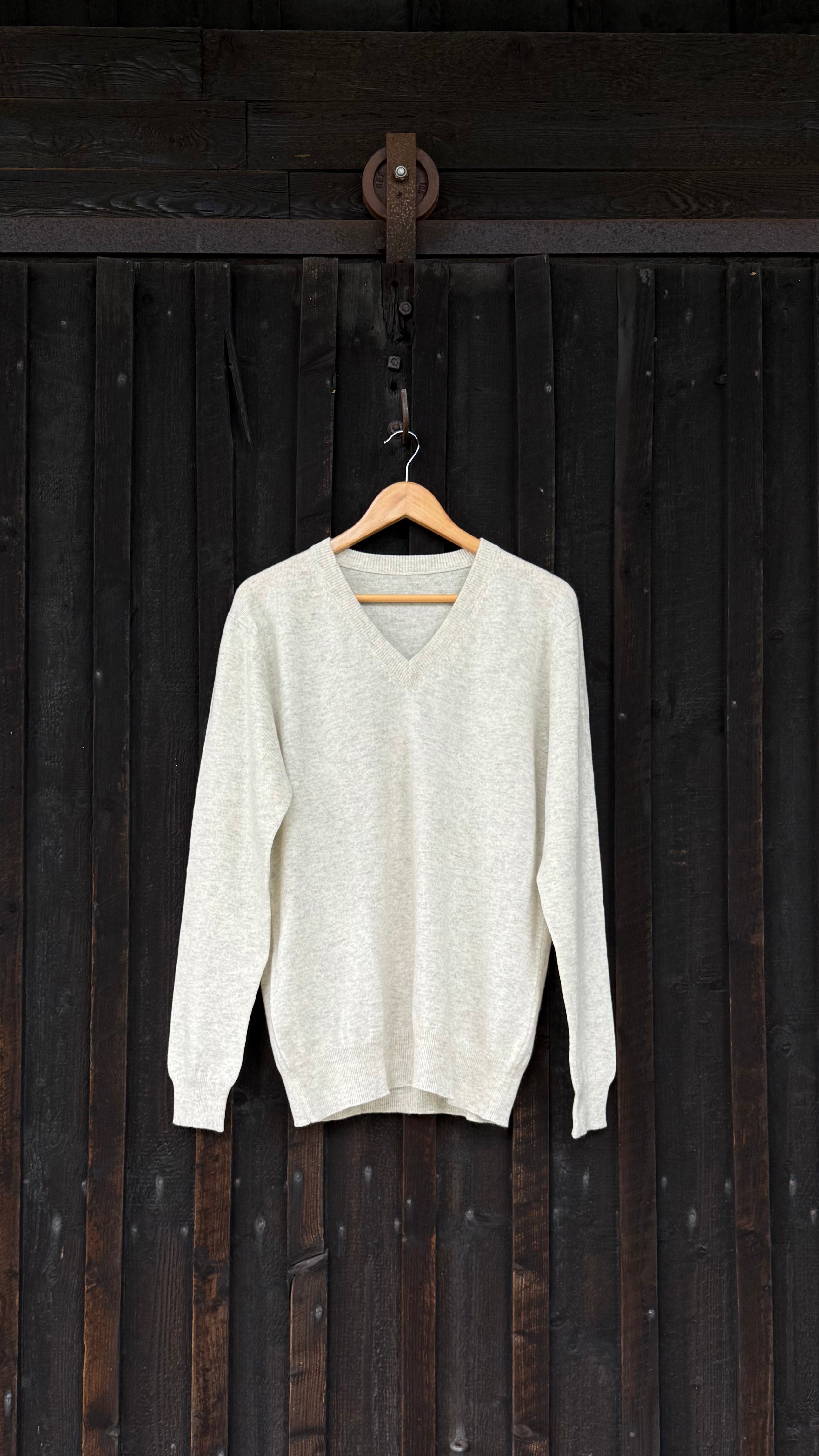 Botanically-Dyed Handknit Cashmere V-Neck Sweater | Kalmia