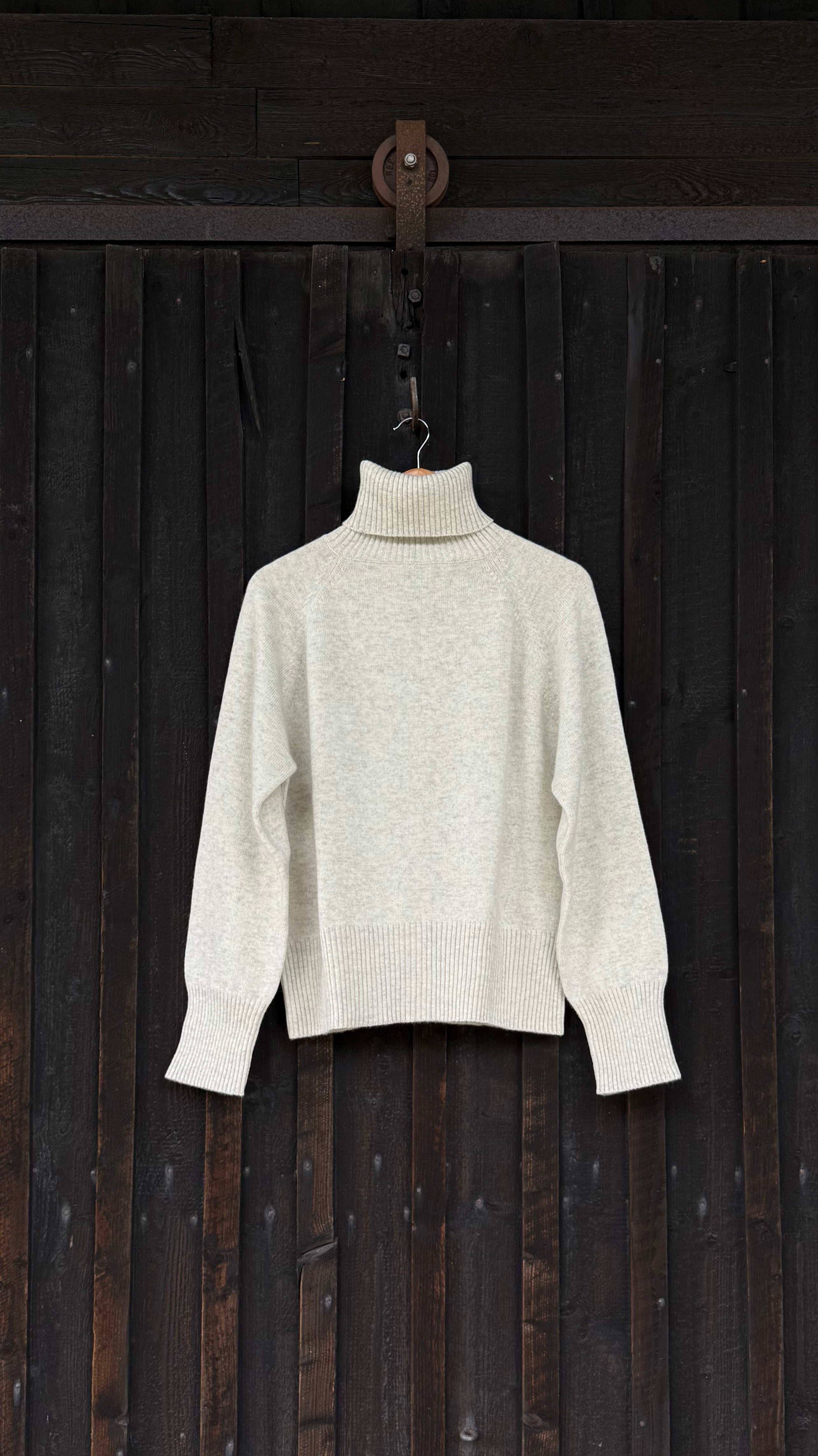 Botanically-Dyed Handknit Cashmere Chunky Turtleneck Sweater | Kalmia