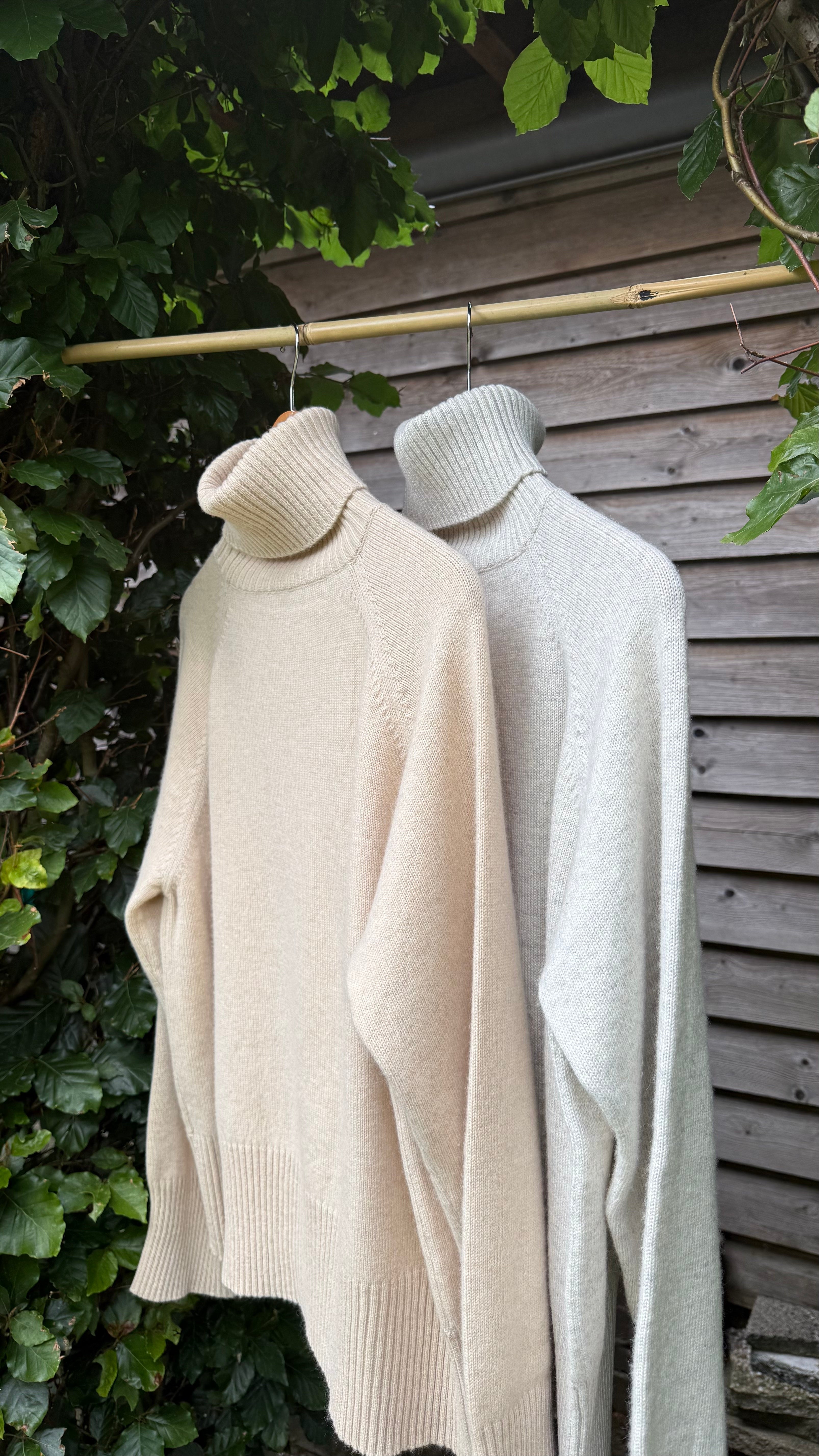 Botanically-Dyed Handknit Cashmere Chunky Turtleneck Sweater | Kalmia