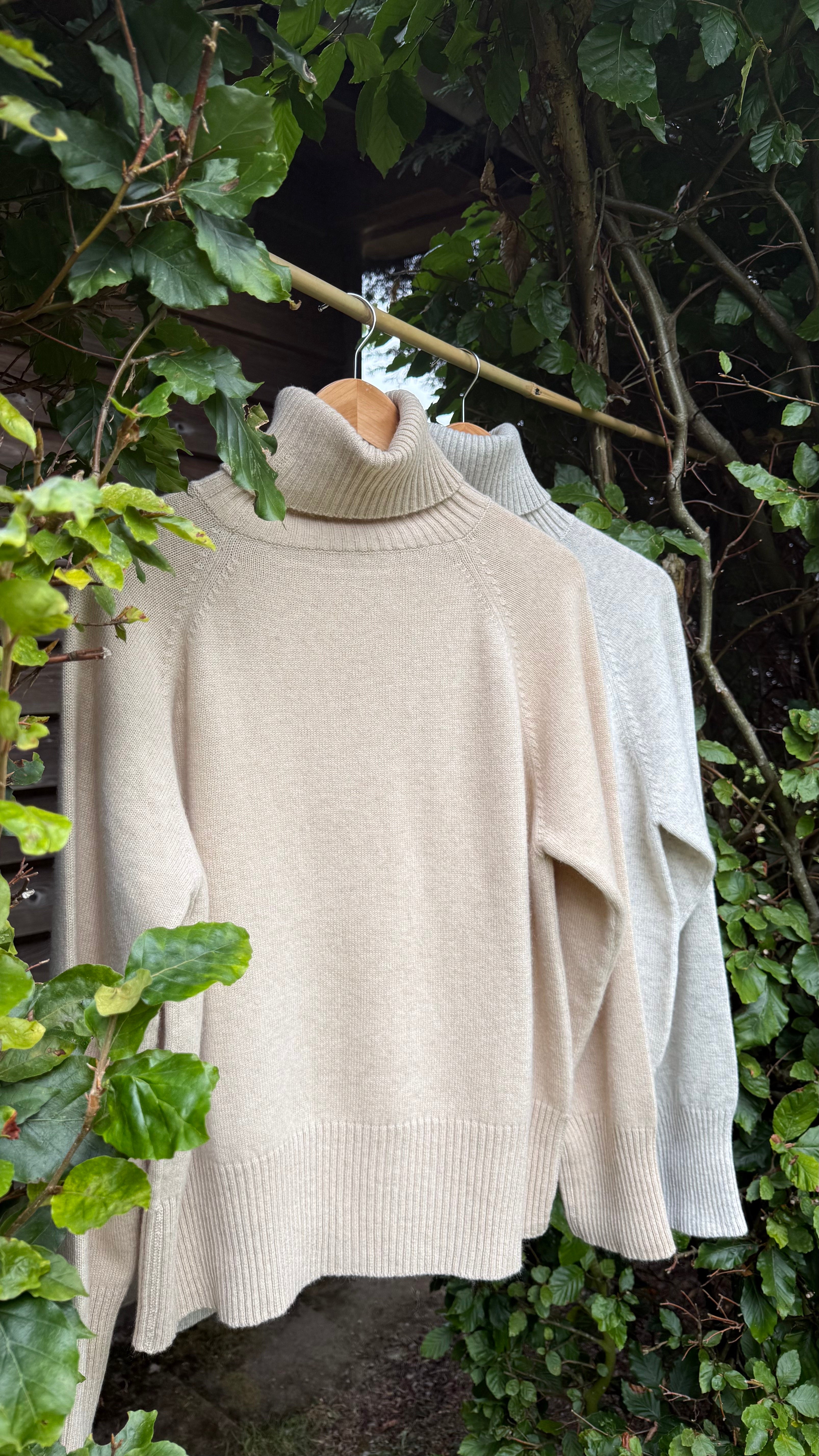 Botanically-Dyed Handknit Cashmere Chunky Turtleneck Sweater | Kalmia