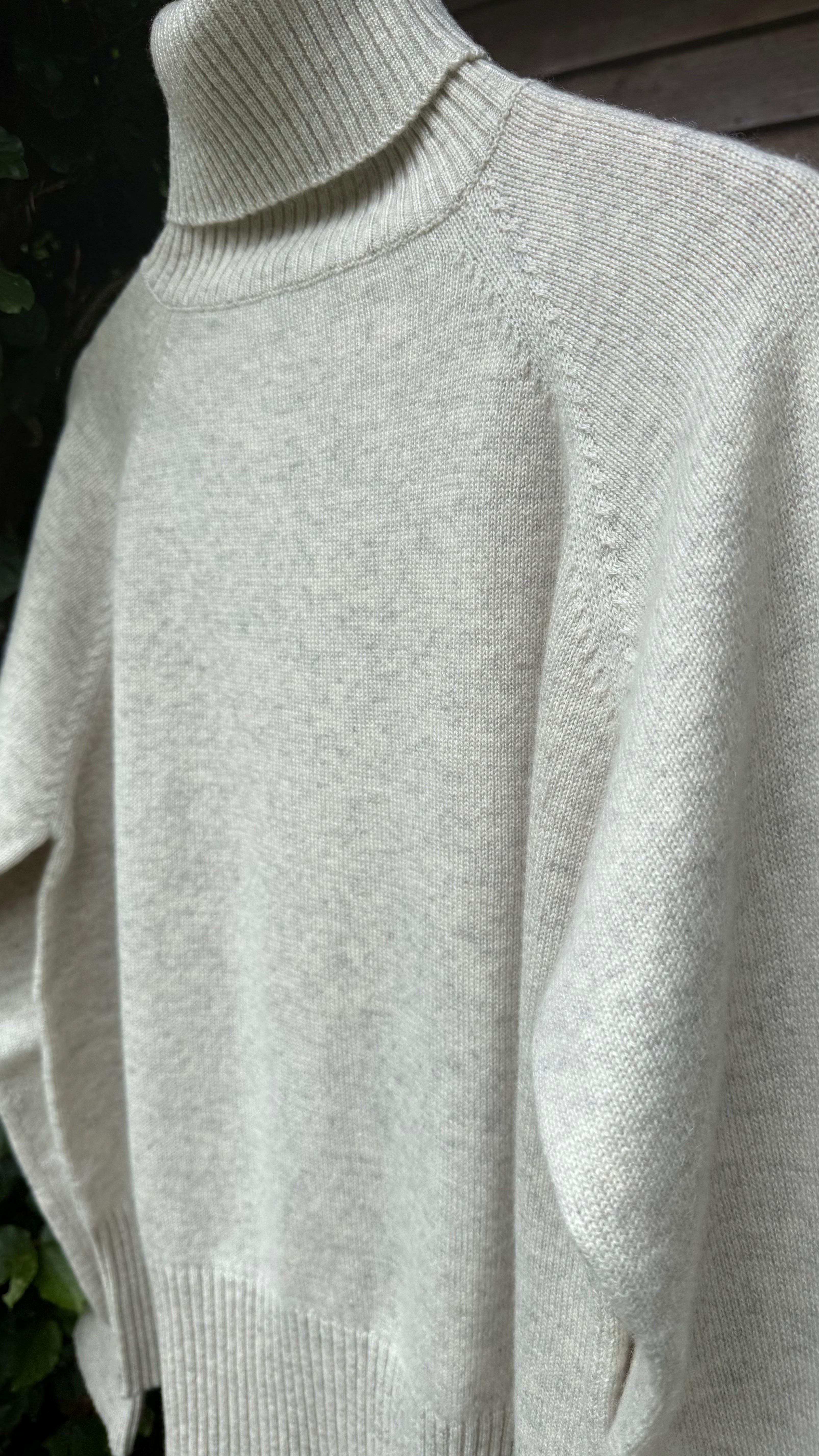 Botanically-Dyed Handknit Cashmere Chunky Turtleneck Sweater | Kalmia